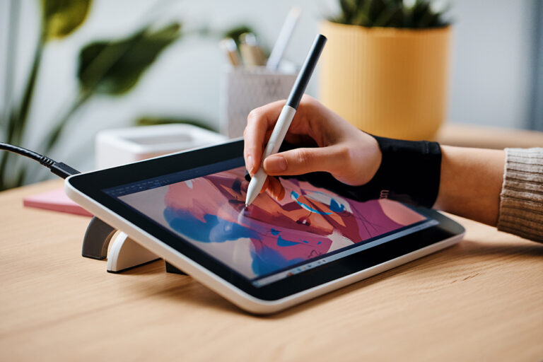 Pressure Perfect: Choosing the Right Stylus for Your Graphic Tablet